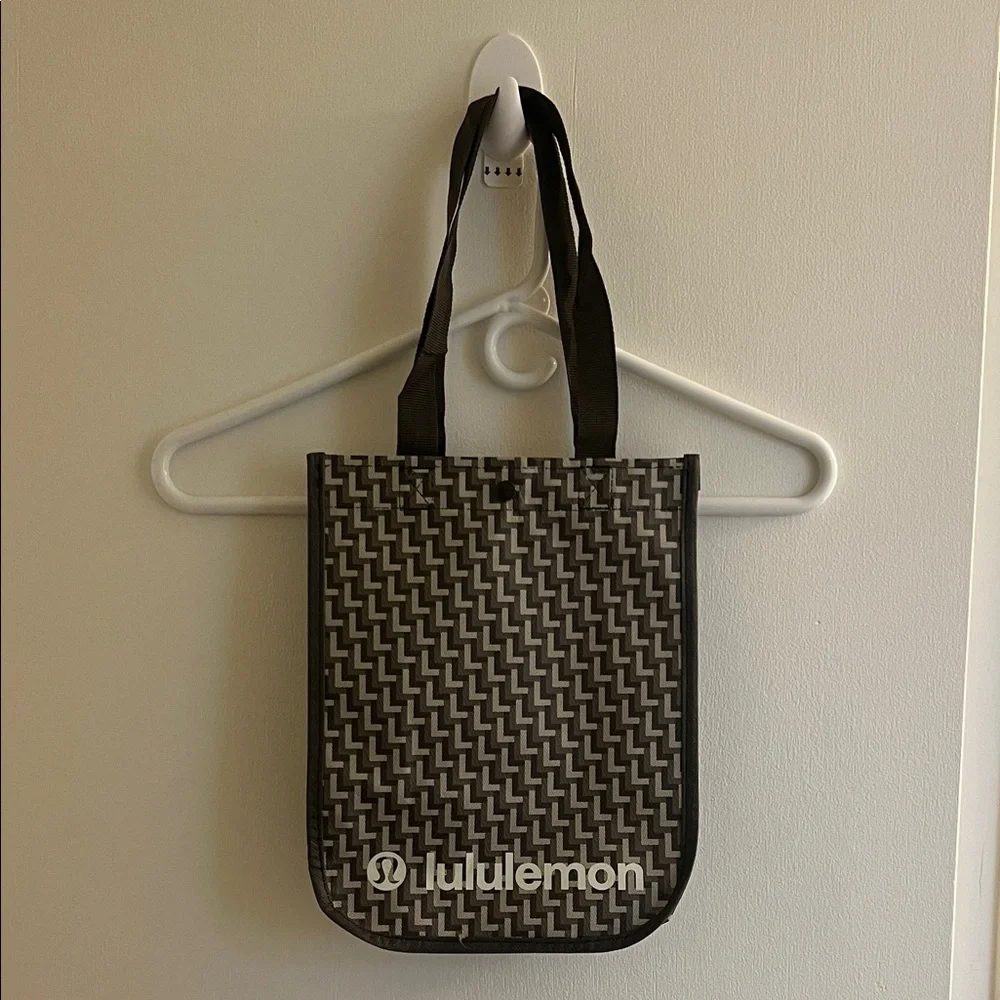 Lululemon Red, Black, and Gray Bags - Picture 15 of 17